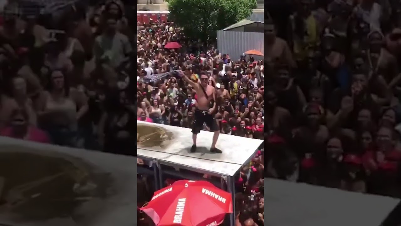 Foli&atilde;o em cima do ponto no carnaval 2023 no Rio de Janeiro, Sapucai #shorts #noticias #carnaval2023