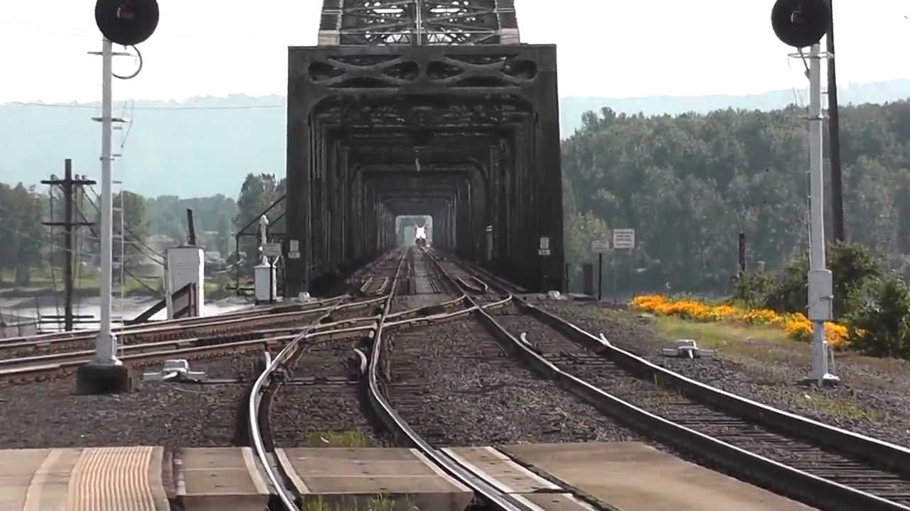 Columbia River Railroad Bridge @ Vancouver, WA. BNSF Light Power.