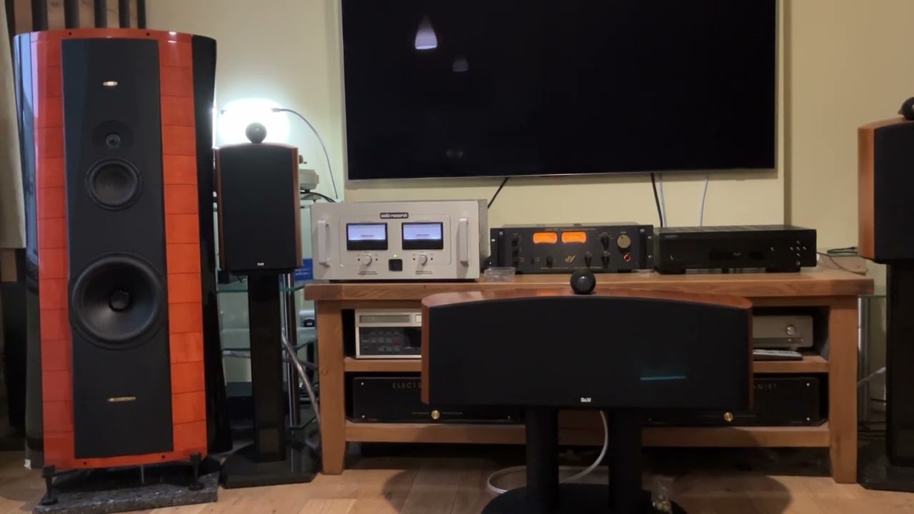 Pink Triangle turntable - A live recording that gives me goose bumps 