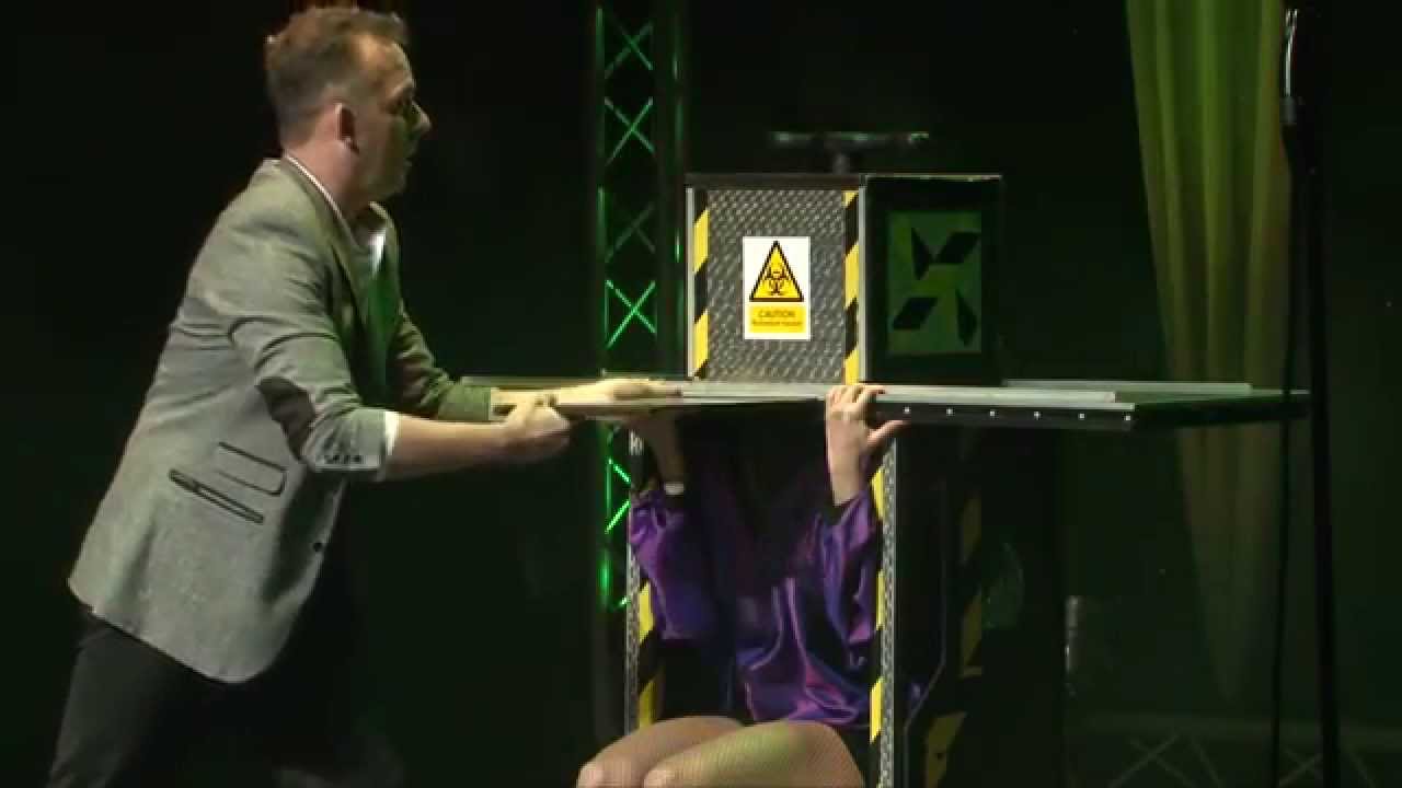Andrew Green Illusionist - Head Twist Illusion
