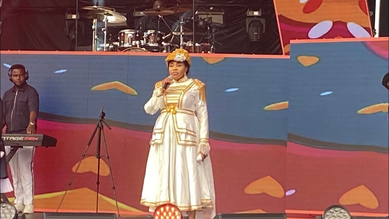 MAMA TOPE ALABI PERFORMING LIVE AT PRAISE THE ALMIGHTY 2026 