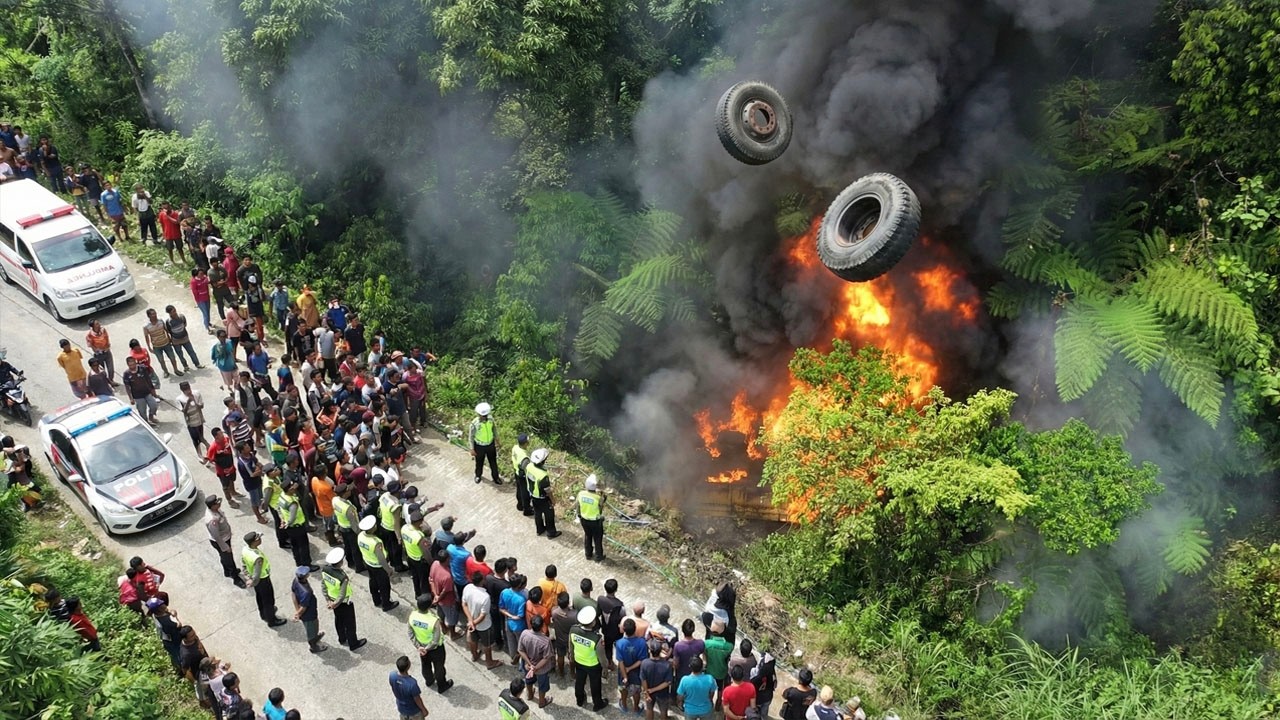 INNALILLAHI !!! SITINJAU LAUIK BERDUKA LAGI, Tragedi Mengerikan Truk Terjun Masuk Jurang Hari Ini