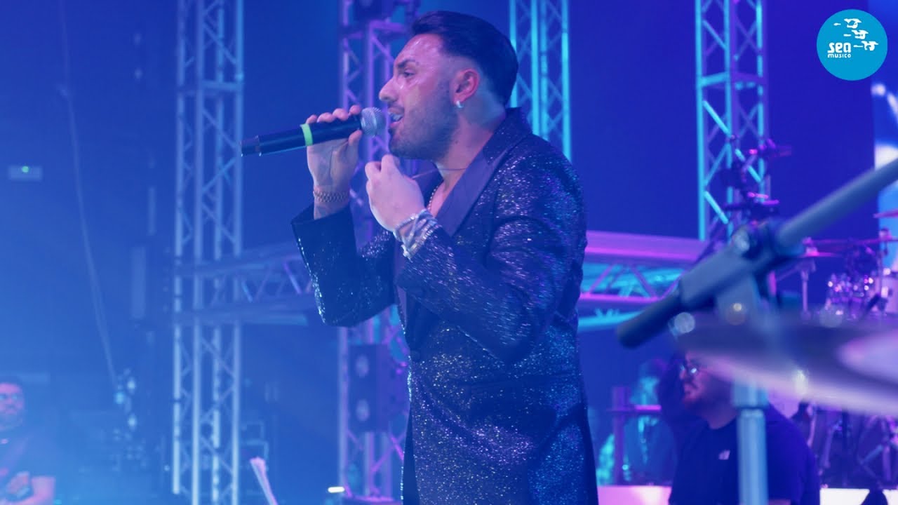 Daniele De Martino - Com'è capitat ( Live Palapartenope ) Parte 5 - Official Seamusica