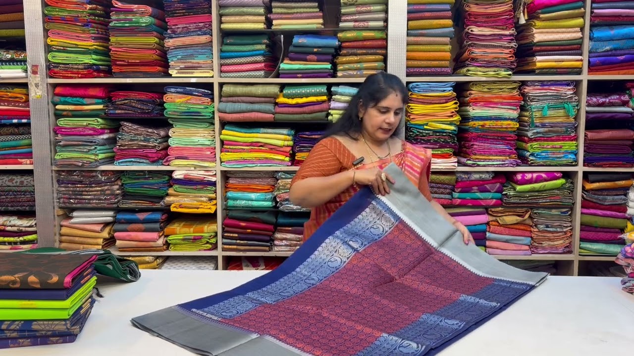 #fashion #sareelove#saree #ethnicwear #onlineshopping#silksarees #cottonsarees #silk #indianwedding 