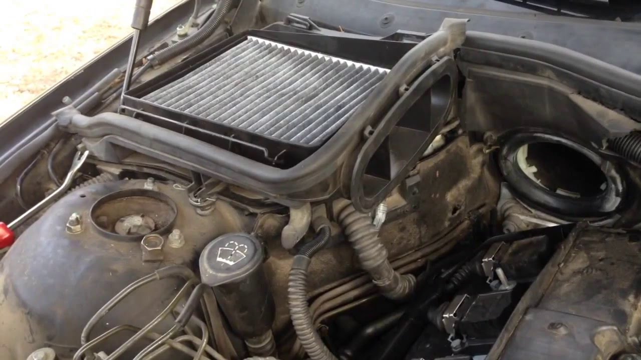 Снятие и установка корпуса салонного фильтра BMW E39 525i 528i 530i 540i M5