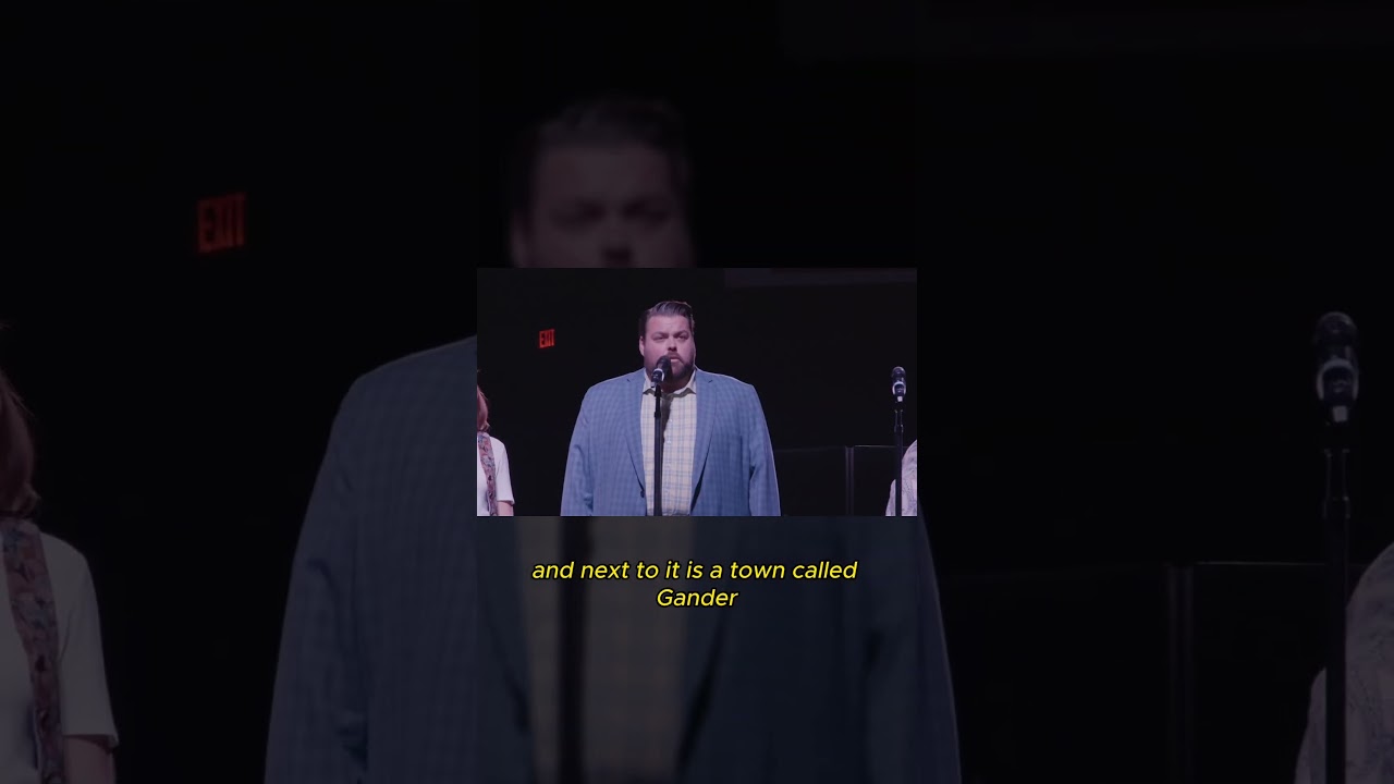 «Come From Away» выступает перед военными