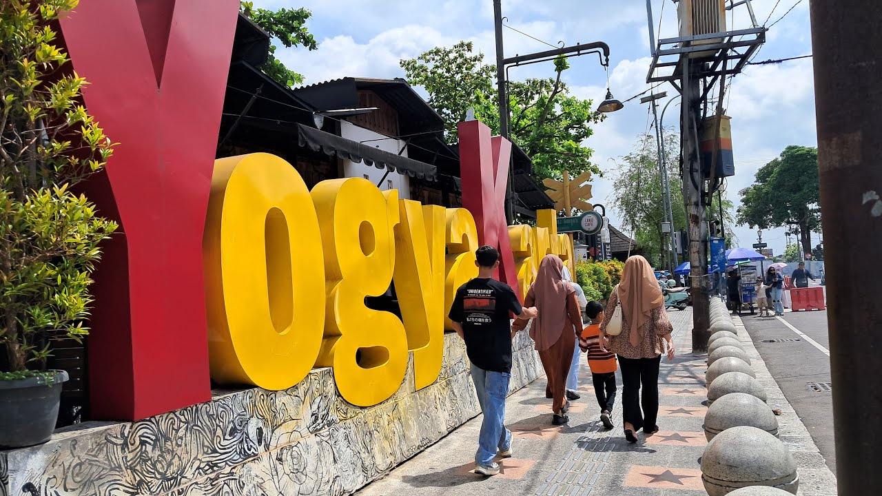 LIVE Spotting Kereta Api di JPL GESER 3A 3B Stasiun Yogyakarta #jogja #keretaapi #live #viral travel