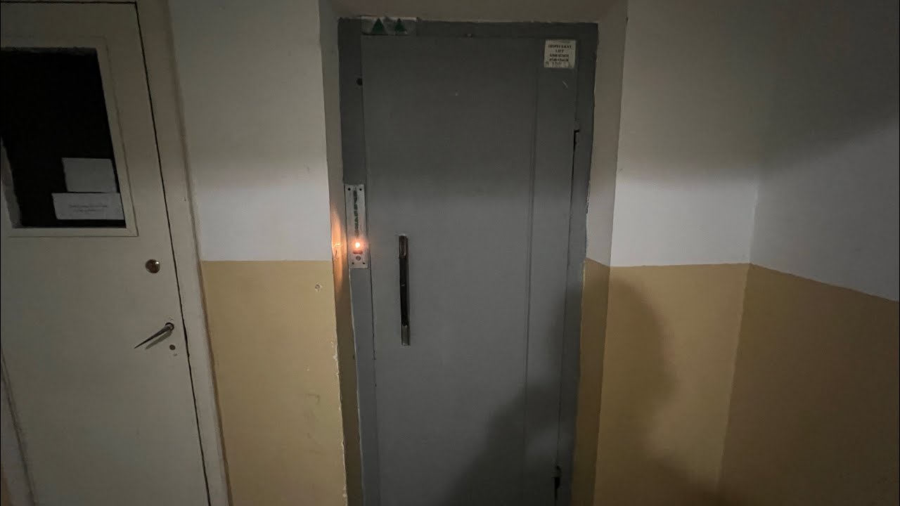 Old Original IFMA Traction Elevator@Bulevardul Valea Cetății Nr.29 Bl.A37, Brașov, Romania