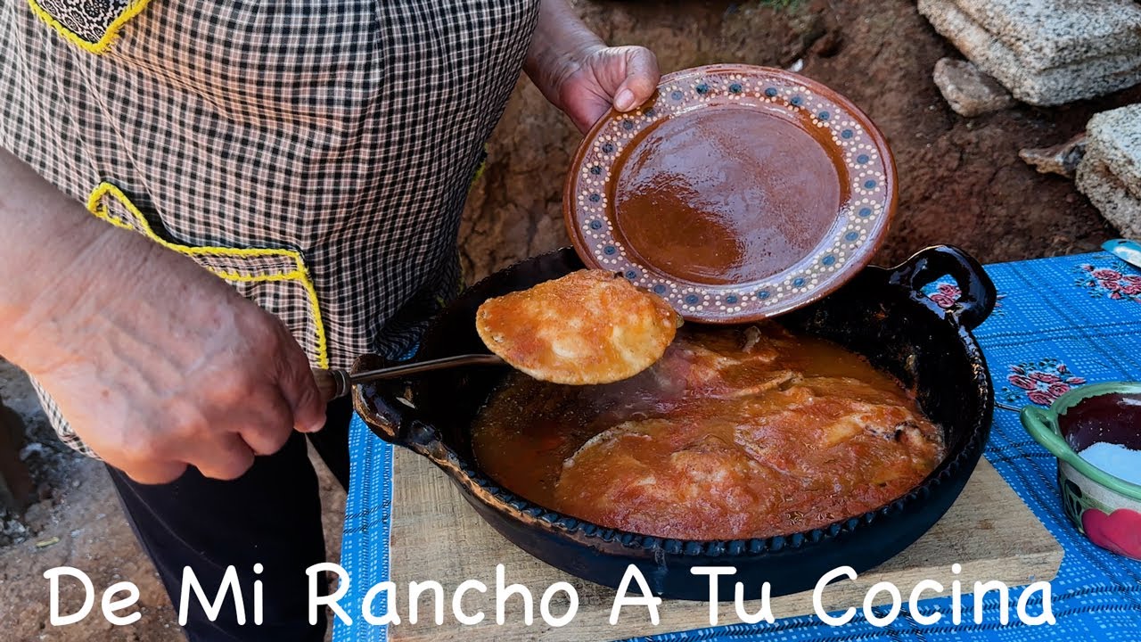 Encobijando Huevos Para Comer En El Rancho