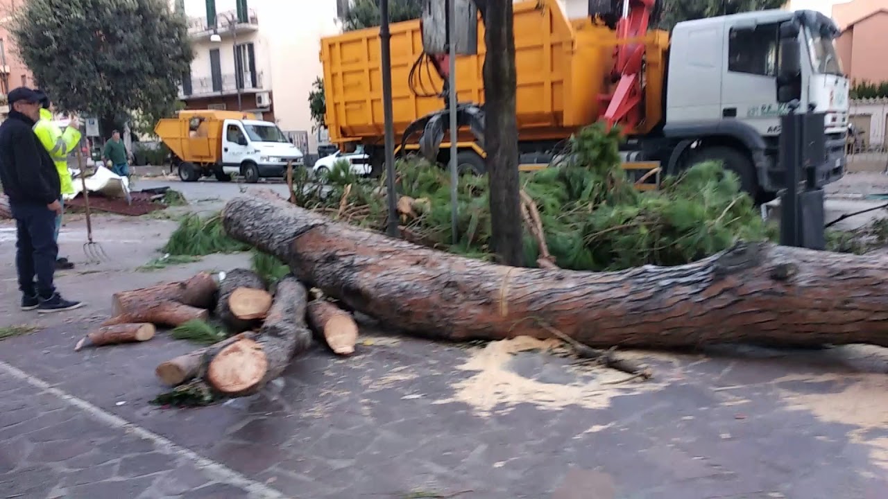 Terracina: il giorno dopo il disastro