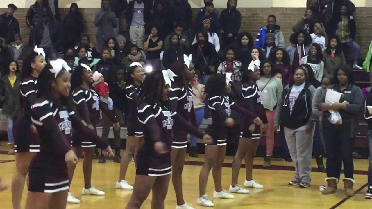 MckinleyTech vs. Wilson Cheer Battle