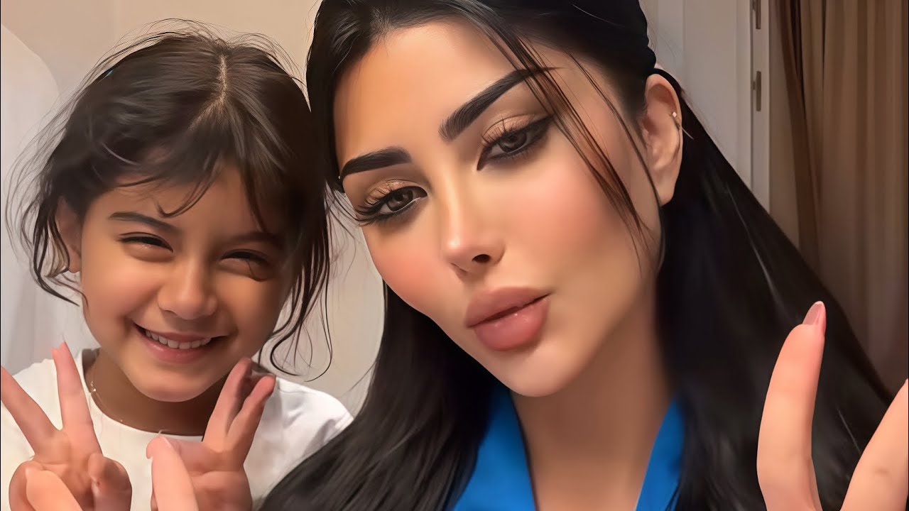 ملكه كابلي مع بنتها قمر سكين كير 