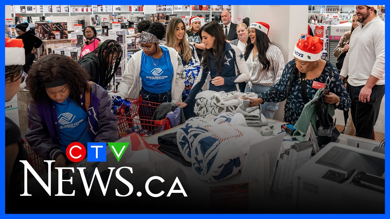 Many Canadians curbing spending this holiday season due to 'financial anxiety,' survey says