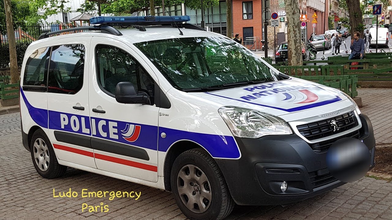Police En Urgence, Compilation, Police cars responding ( Paris )