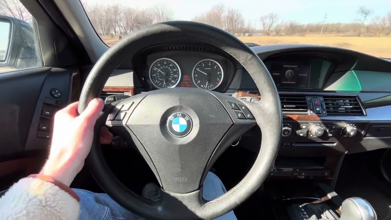 2007 BMW 530xi Wagon Driving #1