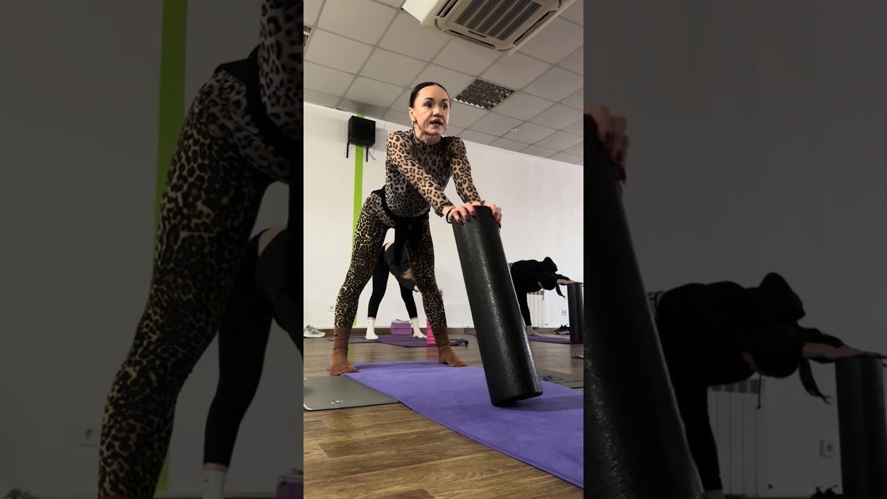 Гарна розтяжка для свого тіла з ролом / stretching 