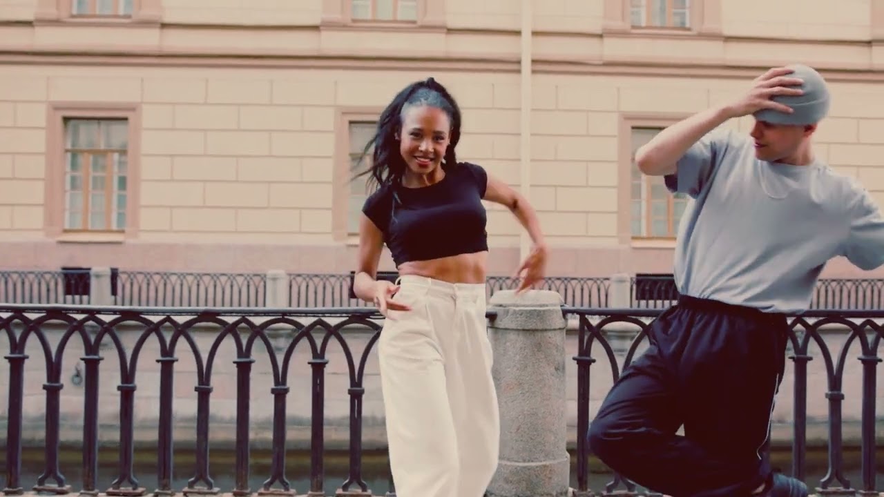 Life Cracks – Official Visual