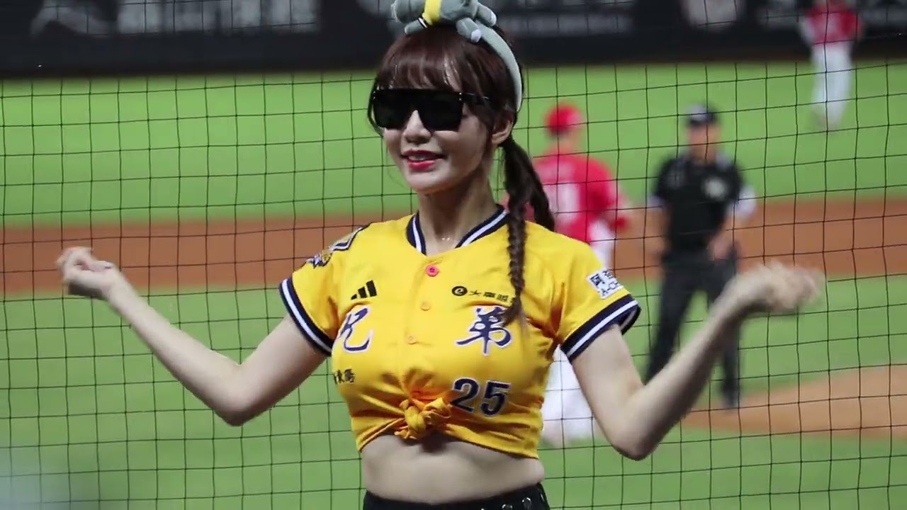 20250813臺中洲際棒球場 中信兄弟主場啦啦隊Passion sisters 牛奶