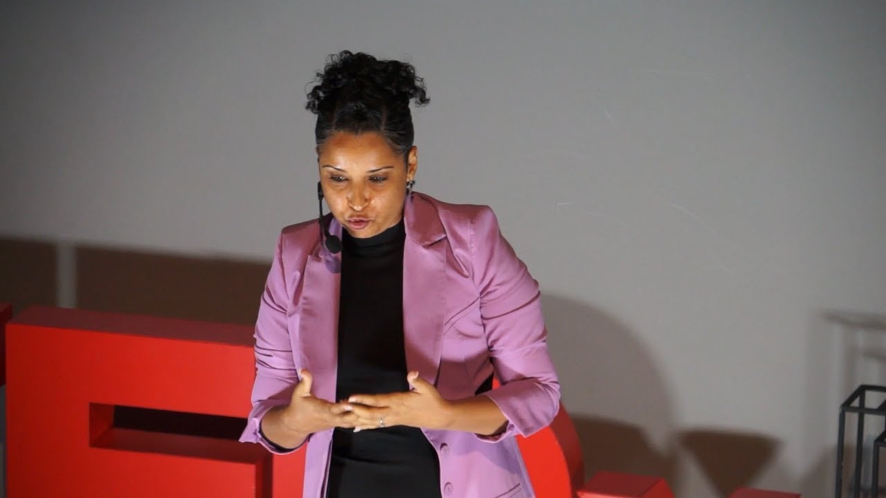 Independência Financeira – Desafios da Mulher Guineense | Dulceneya Almeida | TEDxPortoSalon