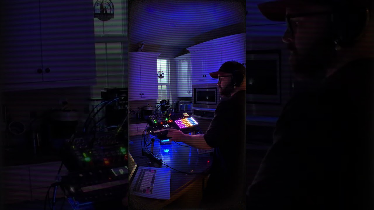 Cooking chill beats in the kitchen 