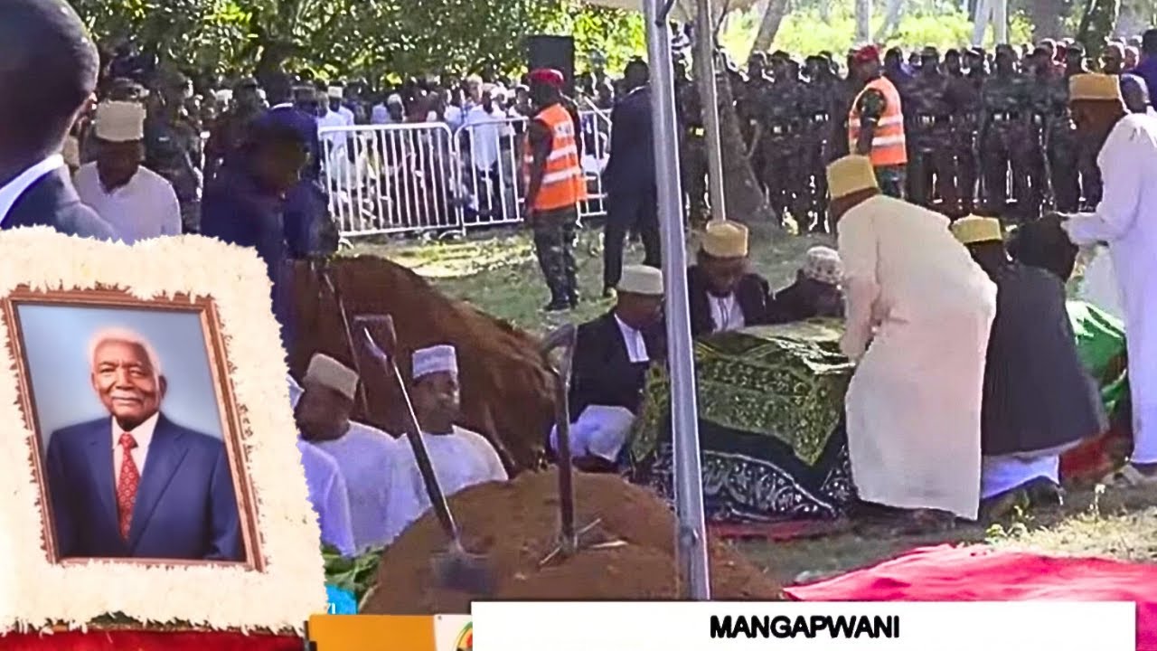 Watoto wa HAYATI MWINYI wakiushusha mwili wa BABA YAO Kaburini, INASIKITISHA SANA.
