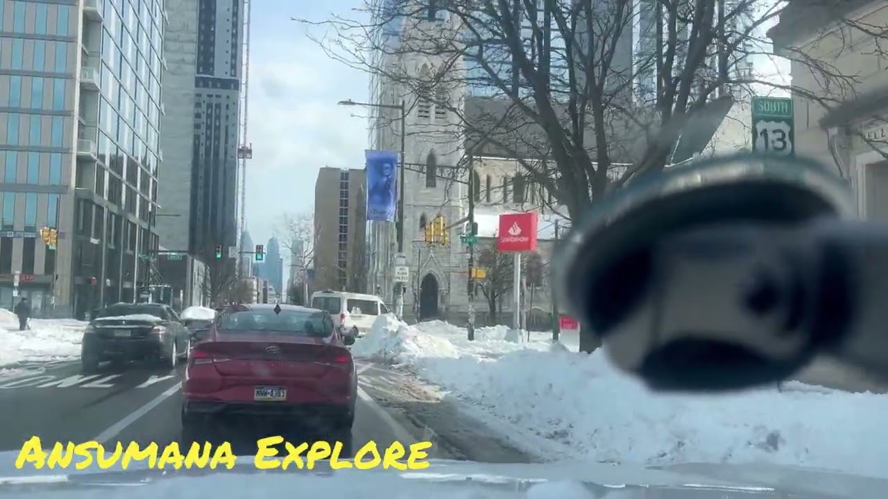 Ansumana drives through the snow ❄️ in Philadelphia 🇺🇸 with his car 🚙 