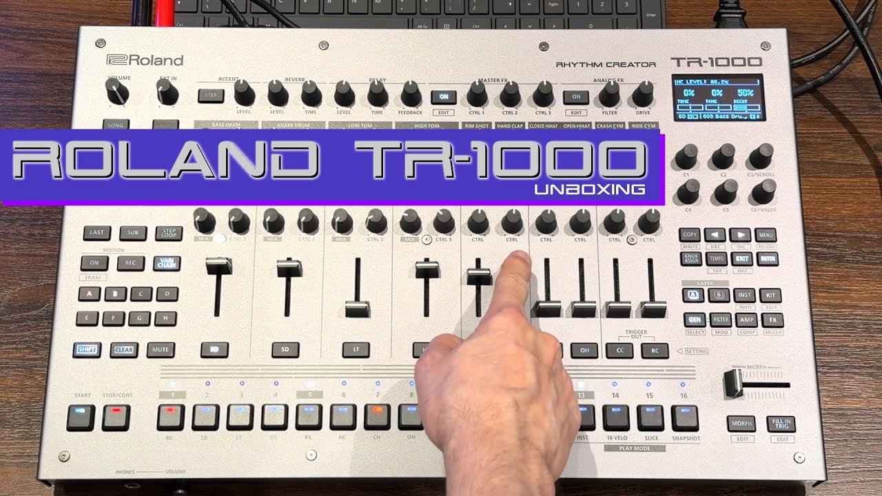 Abrindo a Roland TR-1000 Drum Machine - unboxing - primeiro review
