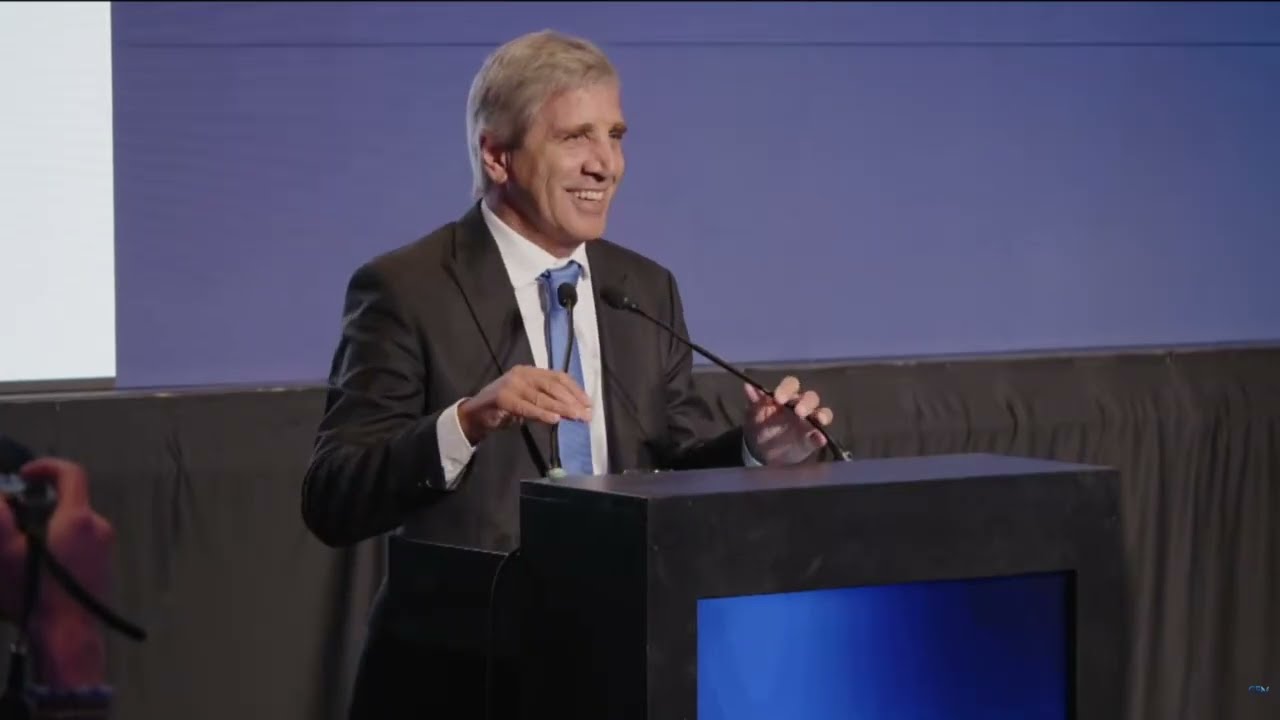 Exposición del Ministro de Economía, Luis Caputo, en el 7° Foro de Inversiones y Negocios
