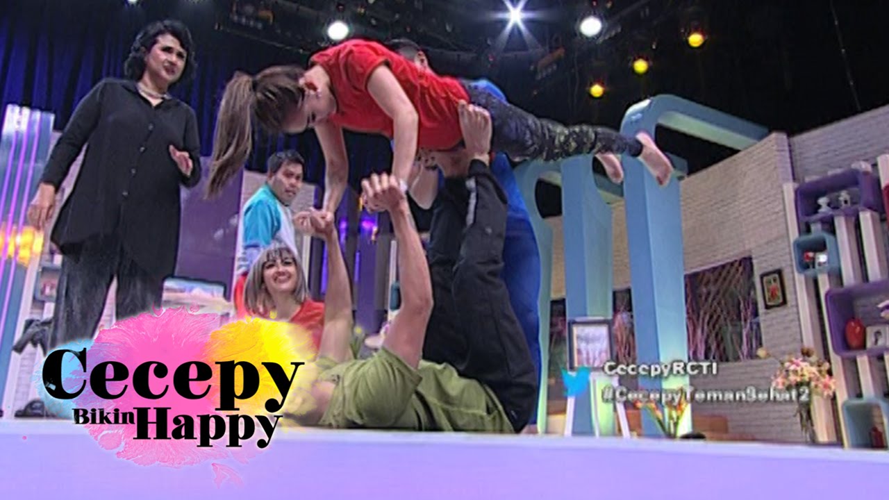 Tarra & Ayu Malu Peragain Yoga Berdua [Cecepy] [18 Apr 2016]