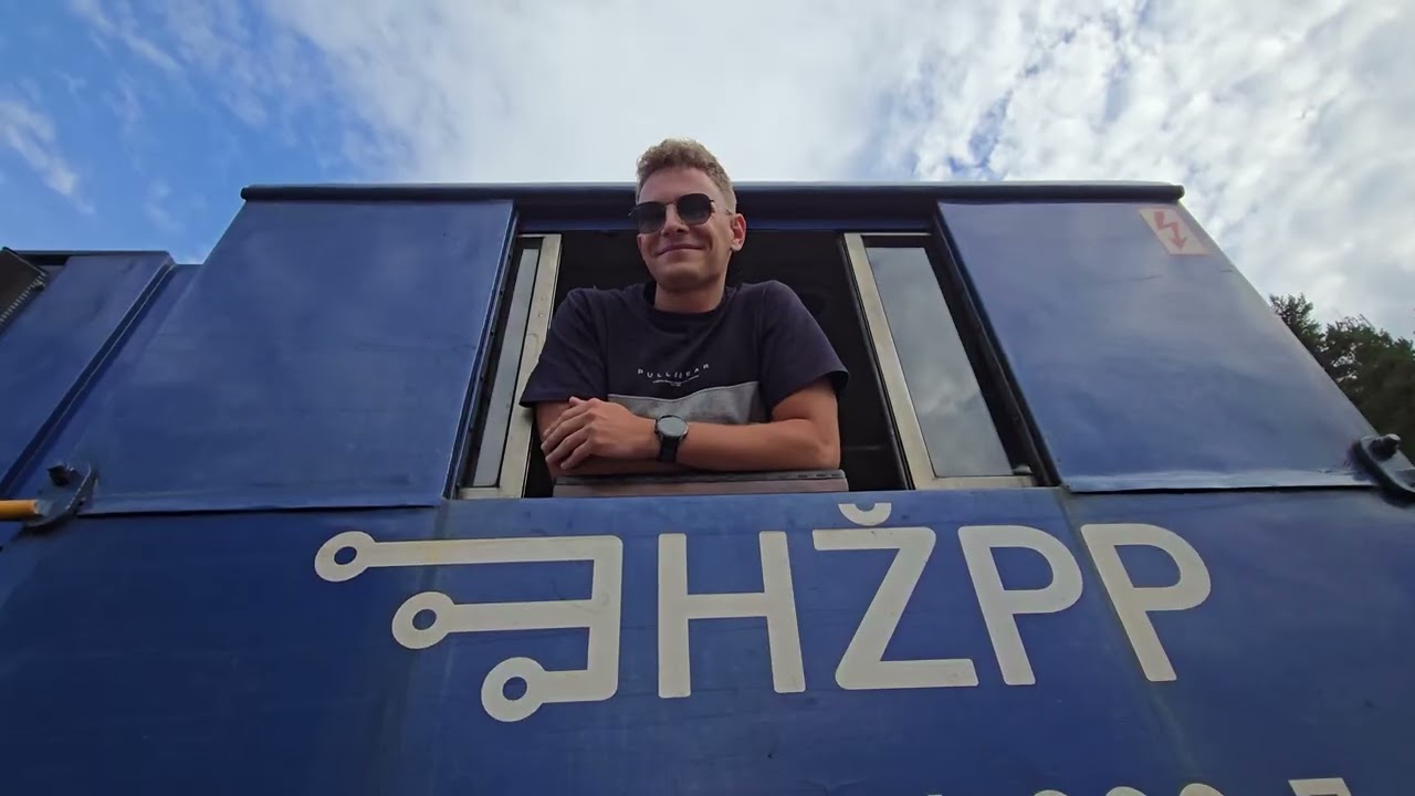 Prolaz putničkog vlaka kroz Vrhovine