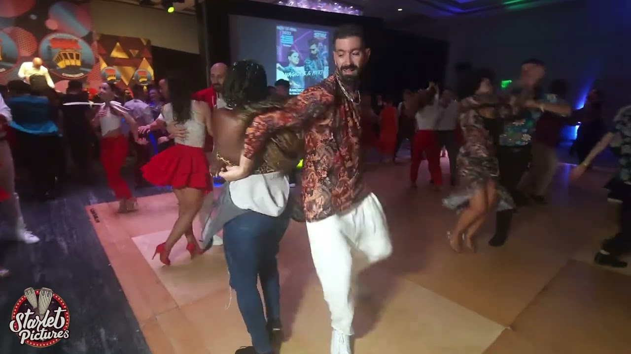 SALSA LA NEGRA SANTA