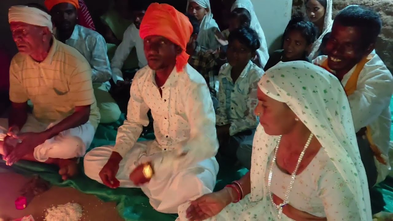 वागडी लोक भजन सतुर महराज गाते हुए 