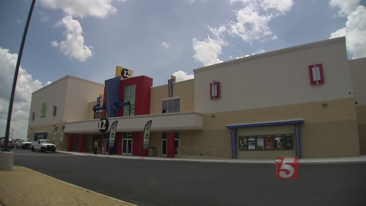New Movie Theater Prepares For Opening Night In Spring Hill