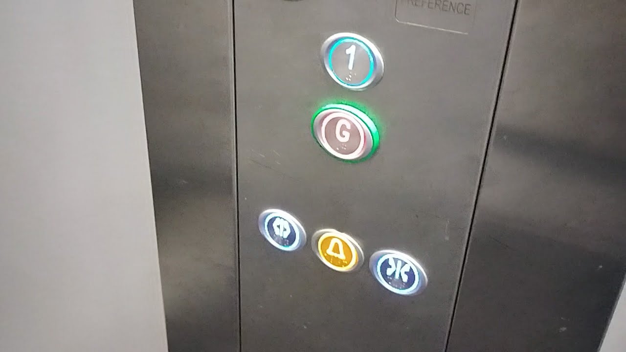 Axel/UK Elevator Services Lift at Dunelm in Bristol Cribbs Causeway