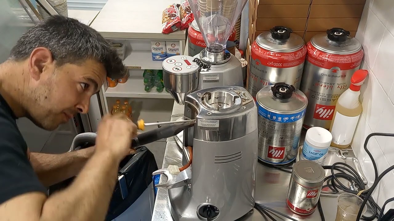 Mazzer kony Coffee grinder weekly maintenance and cleaning.