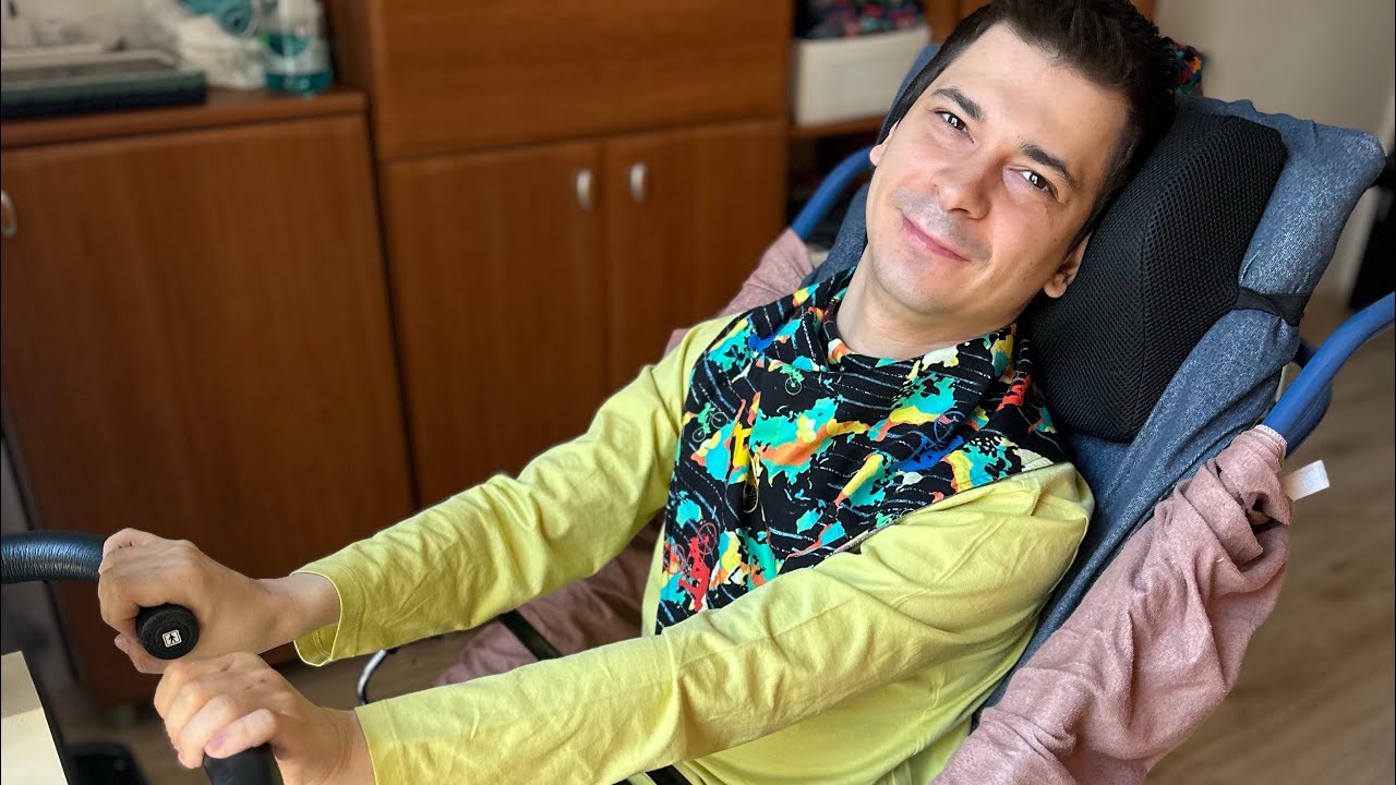 Занятия Витюши на велотренажере Мотомед Вива 2 для ДЦП