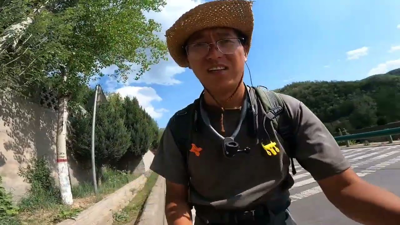 #穷游  #徒步 #延安市  #单车旅行 #穷游中国 2024年5月6日  单车穷游中国第121天，延安出发到达安塞区，高桥村露营，村民家补充电量