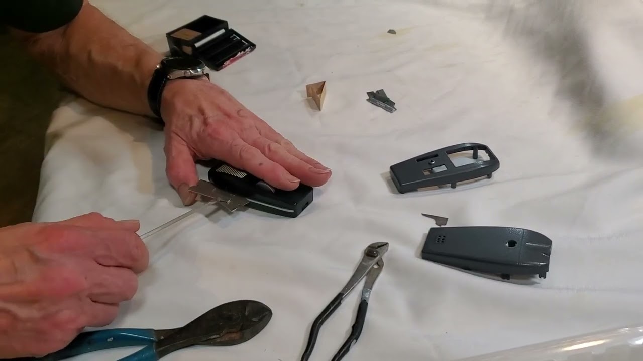 Star Trek wand company phaser 1, how to safely open it up and replace the battery.