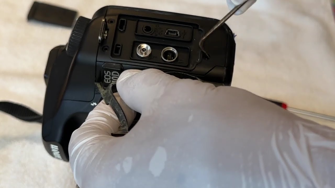 Canon EOS 40D - How to replace a broken Canon EOS 40D Terminal Dust Cover