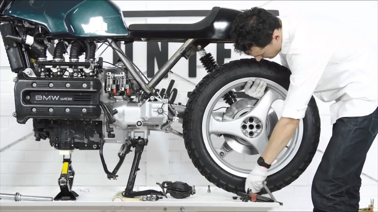 Spoked Wheels on K1100LT Caferacer