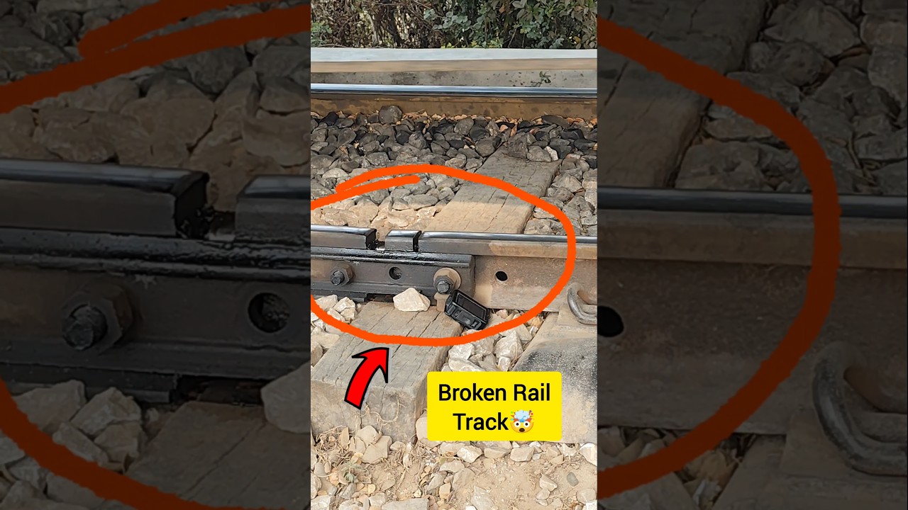 Broken Rail Track Technology 😅🤯🤣 #Train #bdrailway #trainlover #railfanning #broken #railtrack