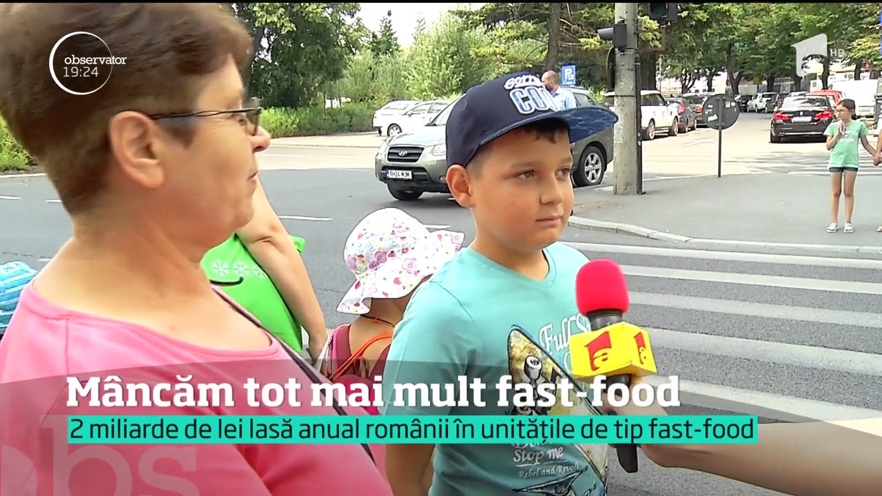 Românii mănâncă tot mai mult fast-food. Suntem pe locul trei în Europa la numărul de copii obezi