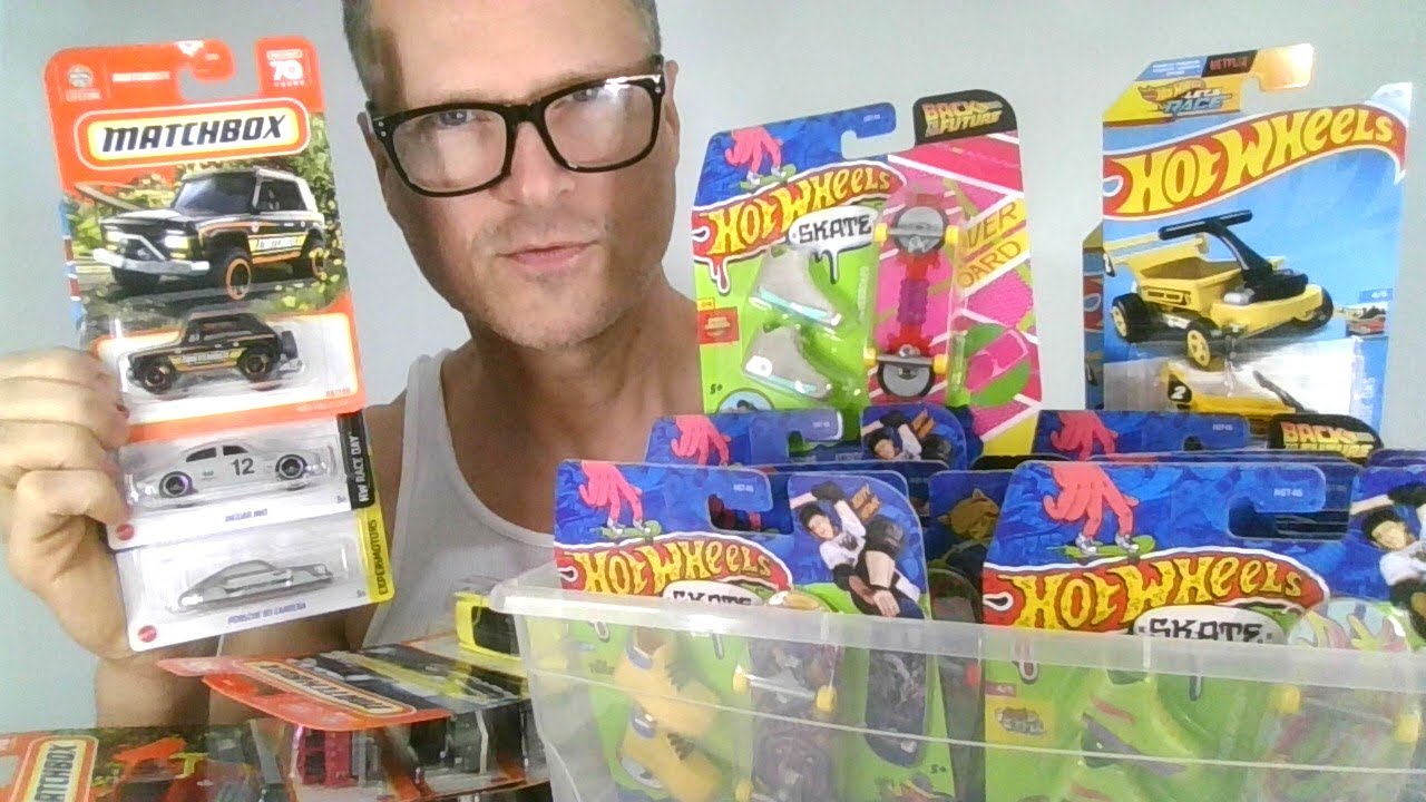 WEENY WHEELS WEDNESDAY 61: New Hot Wheels & Last Year Matchbox Cars in Canada Collection & Skate