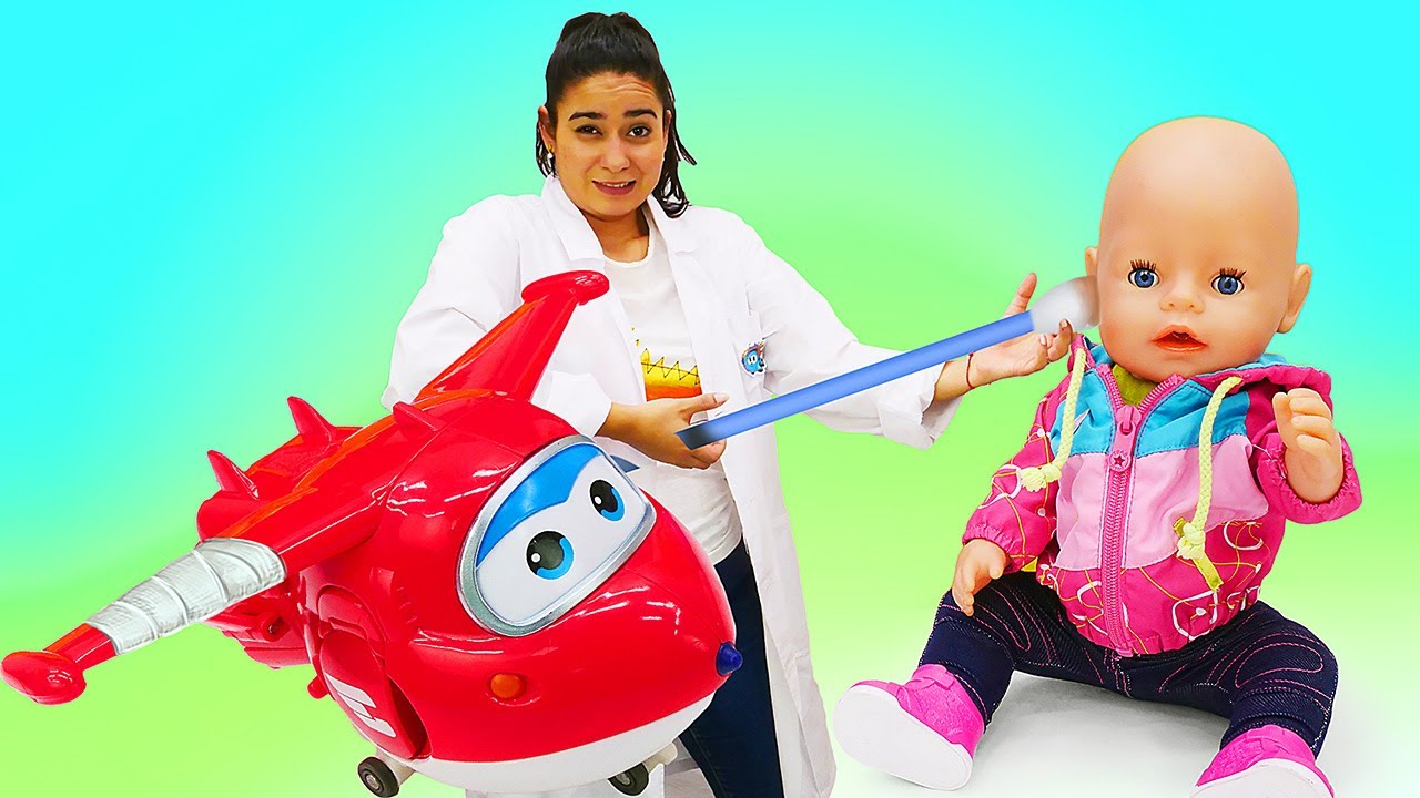 Baby Born muss zum Arzt! Was zeigt die Untersuchung? 🩺 Lustige Schule für Kinder