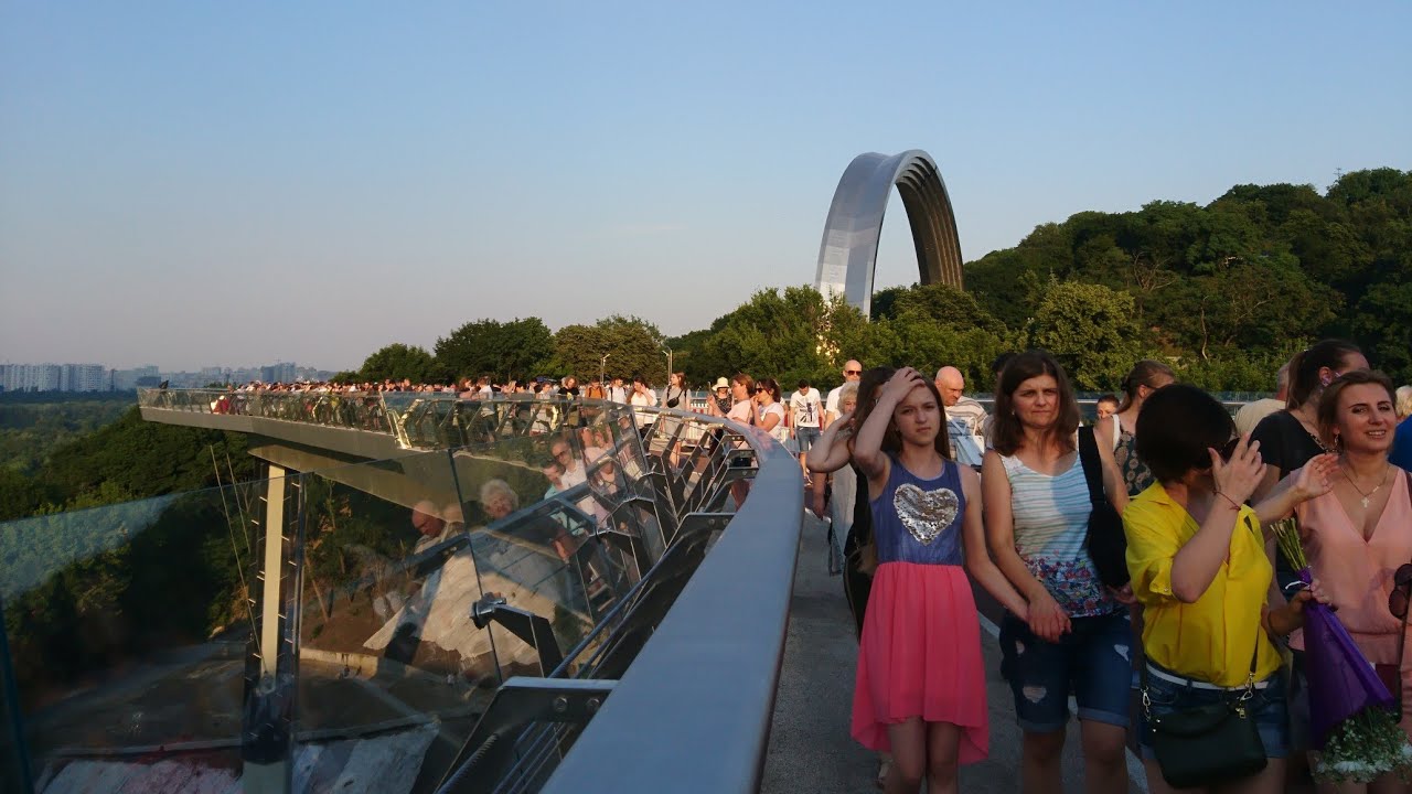 Mariinsky Park 😍,Friendship of Nations arch 🤝, lovelock  bridge 🌉, kyiv, #Ukraine 🇺🇦