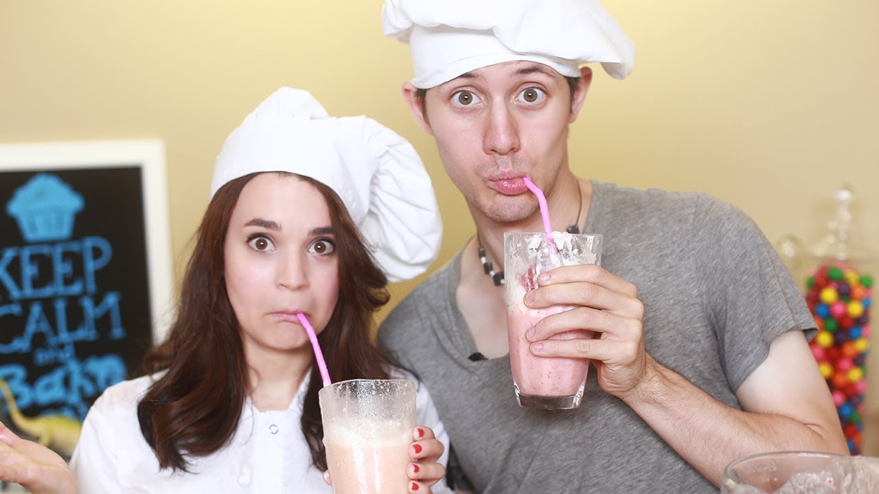 Helping Hands - STRAWBERRY BANANA SMOOTHIE