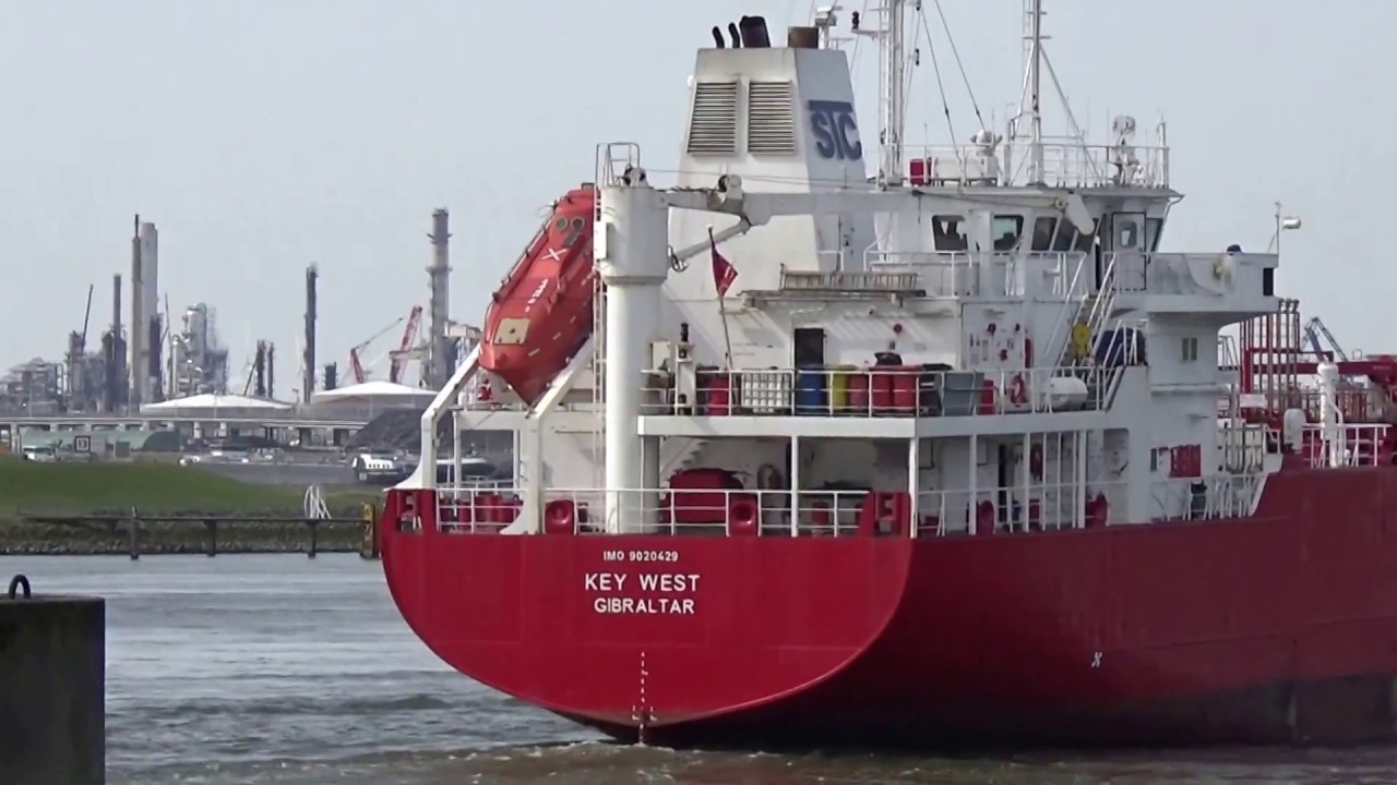 KEY WEST Oil/Chemical Tanker                      A2B FUTURE Container Ship