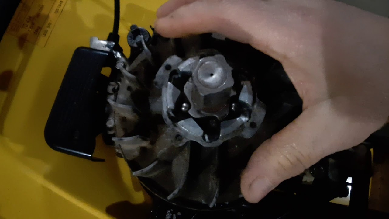 Avviamento a strappo rasaerba con motore briggs & stratton , smontaggio e manutenzione