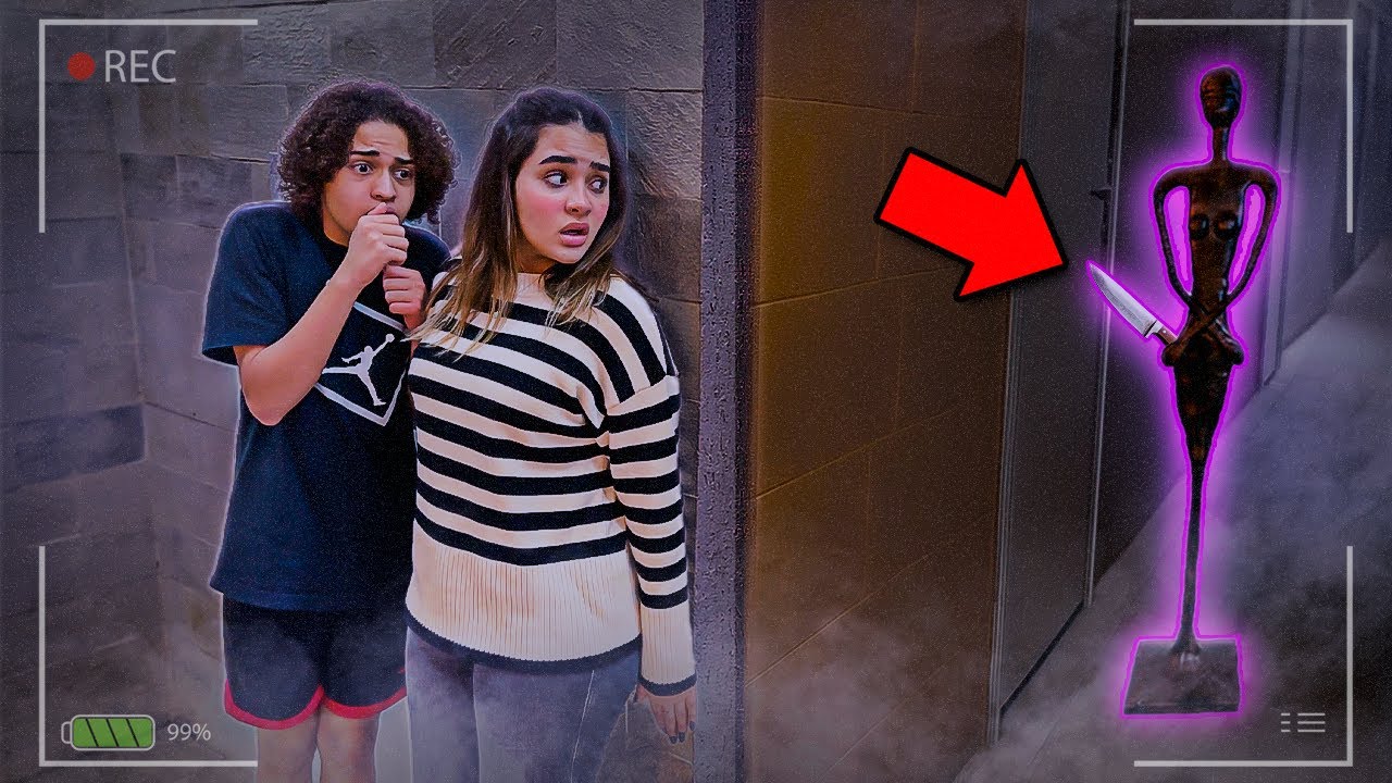 A ESTÁTUA FEZ ALGO BIZARRO - ELA ESTÁ COM UMA F4C4 😱😱😱