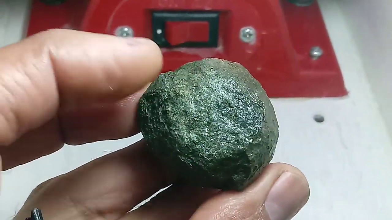 Parti a pedra dura que pode ser rubi